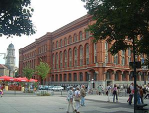 Berlin 28.08.- 02.09.2005 - Rote Rathaus am 28.08.2005 (001)