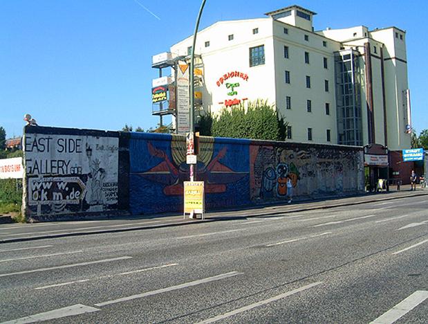 Berlin 28.08.- 02.09.2005 - East Side Gallery am 30.08.2005 (001)