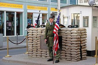 Berlin 23.- 28.03.2014 - Checkpoint Charlie Berlin (002)