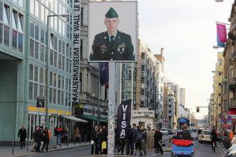 Berlin 23.- 28.03.2014 - Checkpoint Charlie Berlin (001)