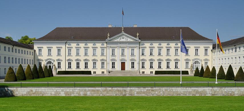 Schloss Bellevue, erster Amtssitz des Bundesprsidenten seit 1994. (001)