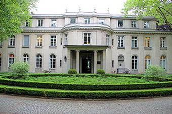 Berlin 26.- 30.05.2016 - Anreise Manfred, Manuela, Daniel, Peter und Maria Berlin Wannsee Haus der Wannsee-Konferenz Gedenk- und Bildungssttte am 25.05.2016 (002)